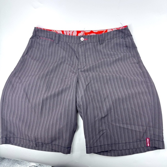 Tommy Bahama Casual Shorts - Picture 2 of 9